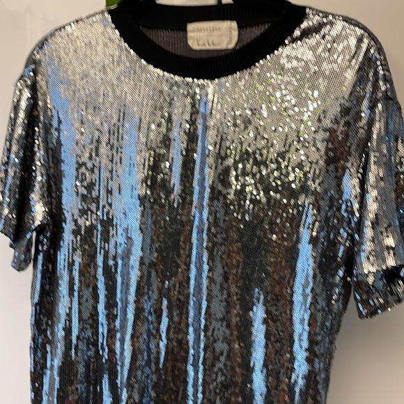Nicole Miller Artelier Top Tee Size Small GUNMETAL Sequins - Picture 5 of 7